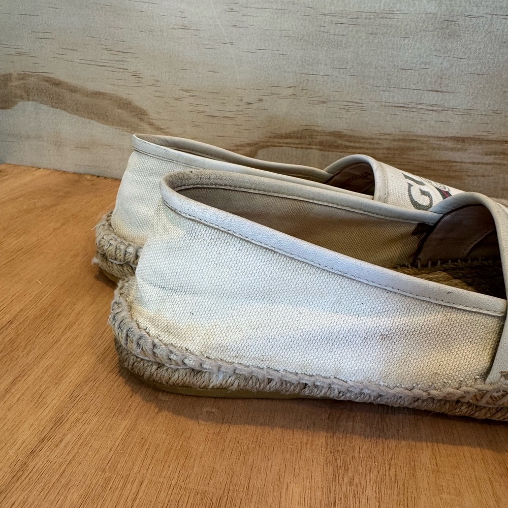 Gucci Cream Espadrilles with Green and Red Accents - Picture 4 of 9